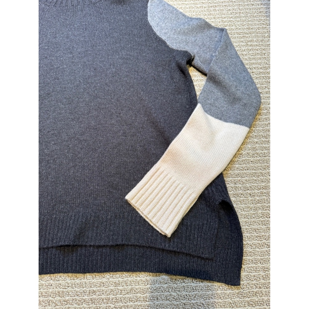 Vince Colorblock Turtleneck Sweater Womens L Gray Cream Wool Blend Knit Cozy - Picture 5 of 8